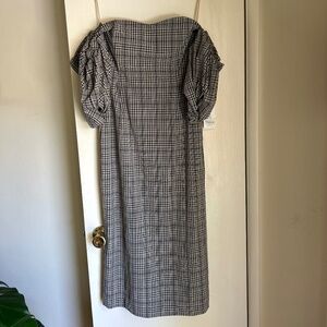 Sayaka Davis Off-The-Shoulder Dress